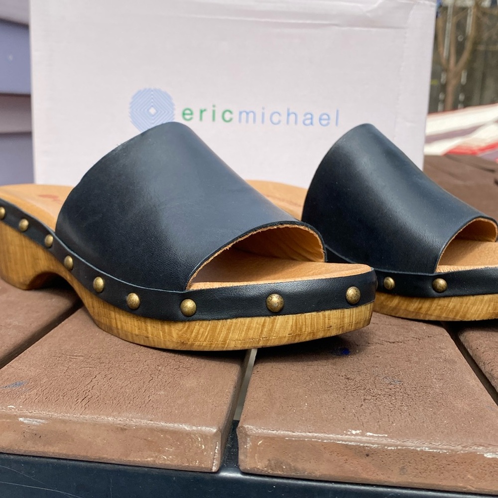 NIB: Clog sandals
